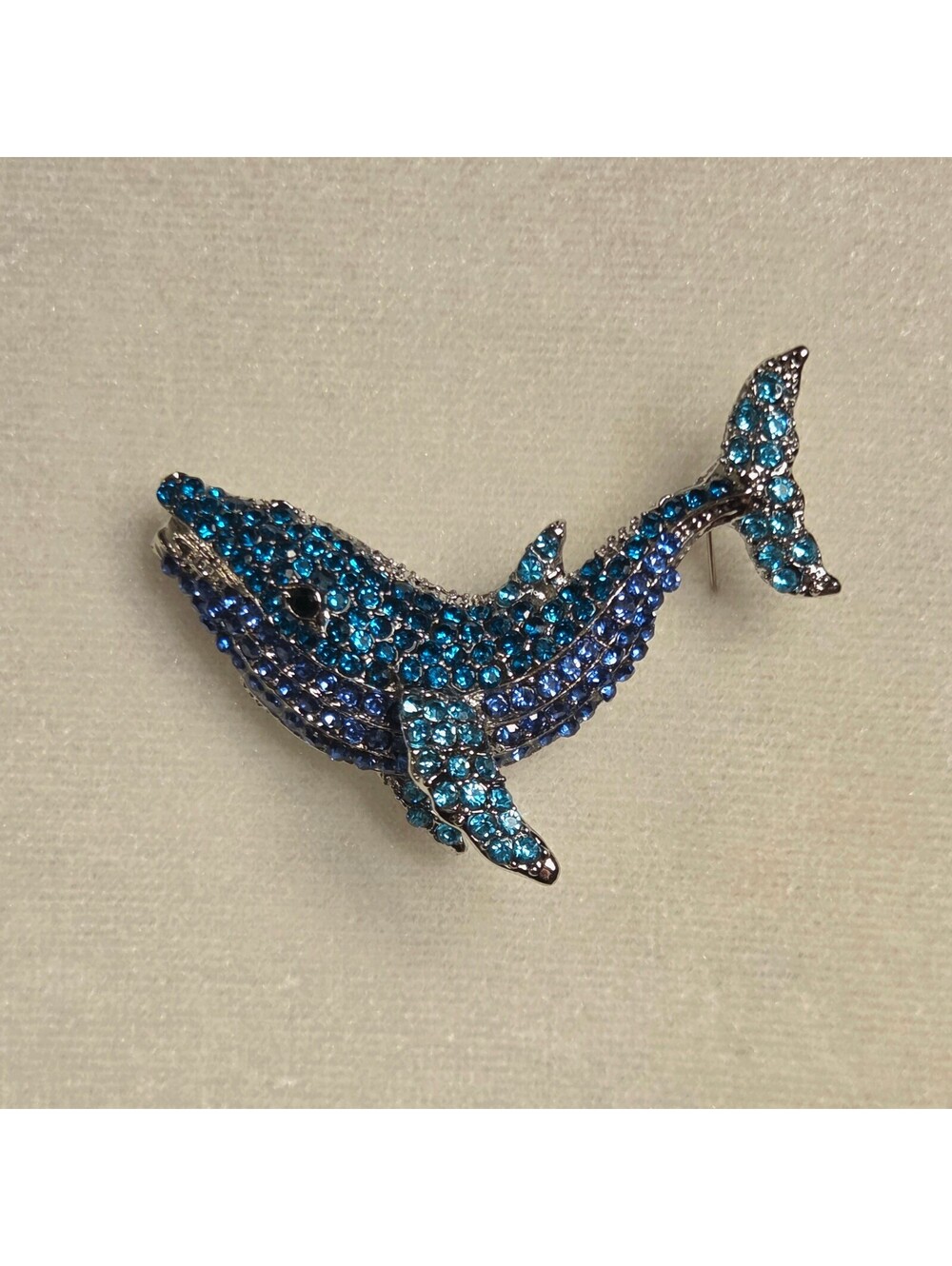Blue Rhinestone Silver Tone Whale Brooch Y2K Whimsical Mermaid Sea Theme